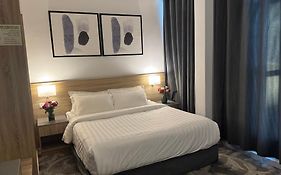 أجنحة لاتين السليم بلازا